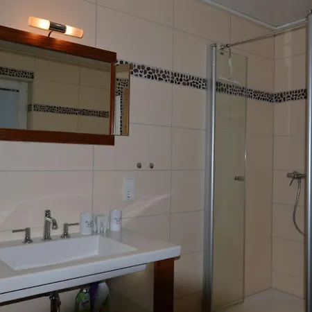 Spacious Eifel Escape *