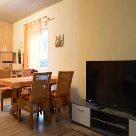 Апартаменты Spacious Eifel Escape Мандершайд