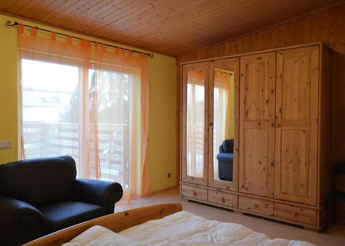 Spacious Eifel Escape *